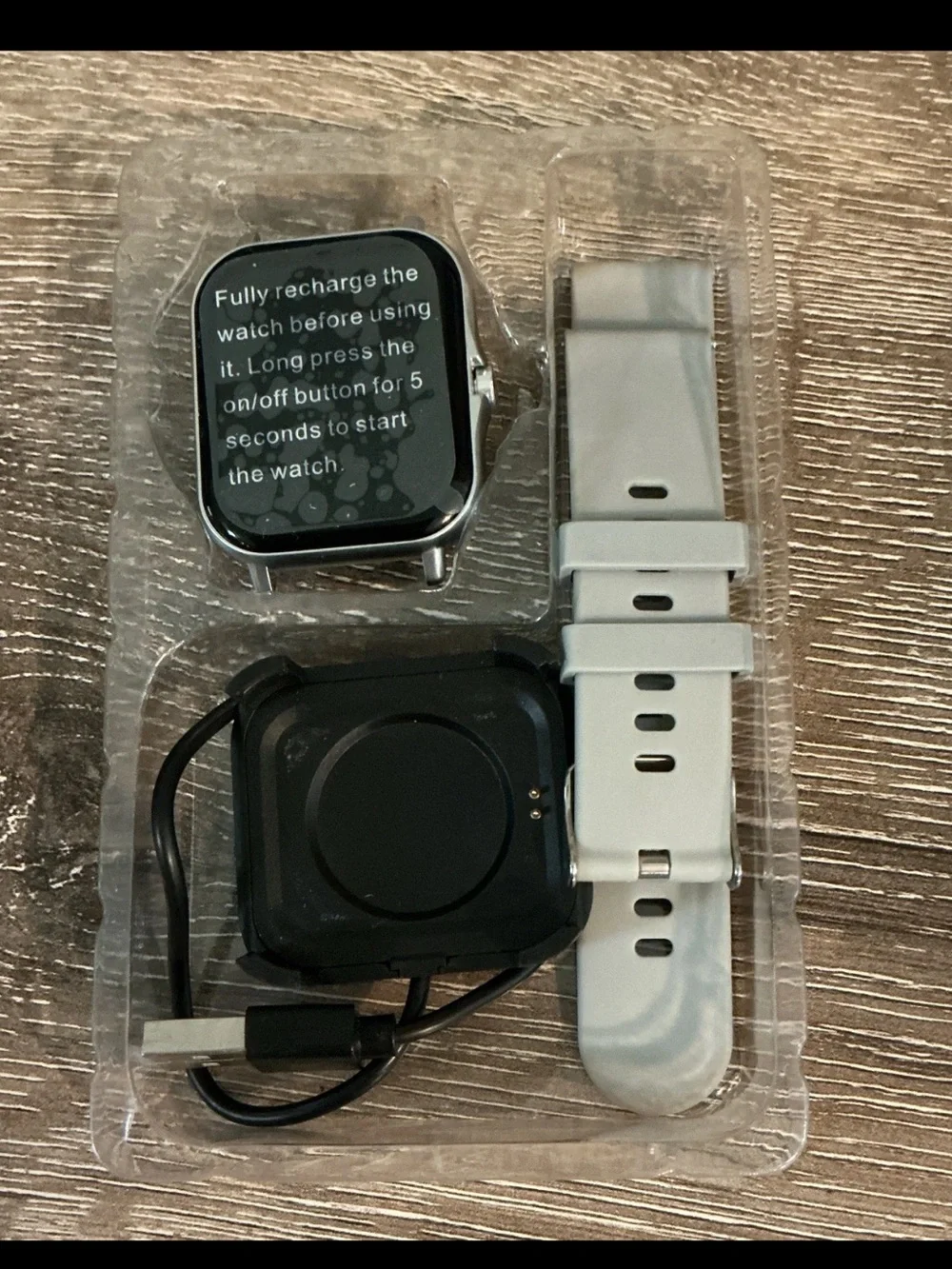 Doviico Smart Watch in Cream - Fitness Tracker with Large Display Charger & Box
